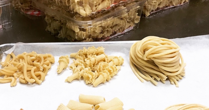 fresh pasta in Phoenix | Pasta Rea market pack up