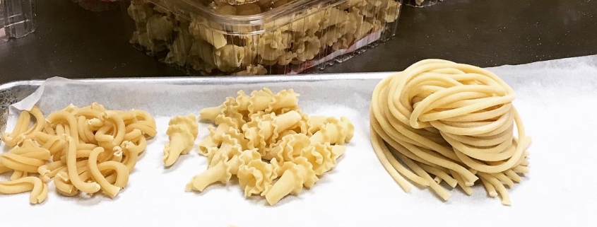 fresh pasta in Phoenix | Pasta Rea market pack up